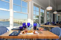 マーカー 8 ホテル & マリーナ