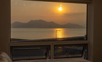 Namhae Boolgeun Noeul Pool Villa