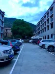 7天酒店（稻城香格里拉亞丁景區店） - 停車場