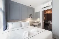 Palmyrah Surin Beach Residence Hotel di Pantai Surin