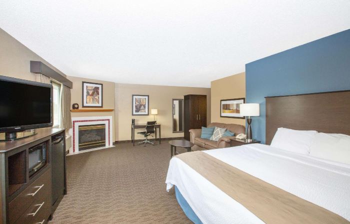 AmericInn by Wyndham Clear Lake