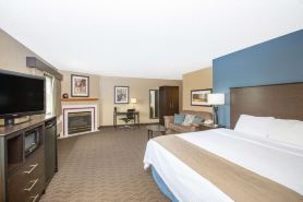 AmericInn by Wyndham Clear Lake