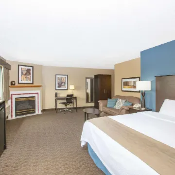 AmericInn by Wyndham Clear Lake Отели в г. Клир Лейк