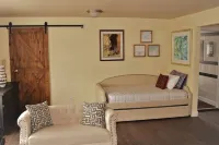 The Gateway - a Beautiful Relaxing Three Bedrooms Apartment