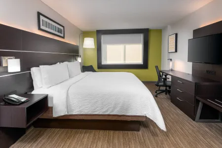 Holiday Inn Express Miami Airport Doral Area Отели рядом с достопримечательностью «Трамп Нешнел Дорал Майами»