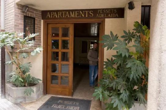 Apartamentos Pessets Adelaida