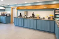 Country Inn & Suites Downtown Convention Center by Radisson, Gatlinburg, TN - breakfast