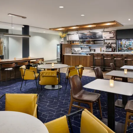 Courtyard Edison Woodbridge Отели в г. Эдисон