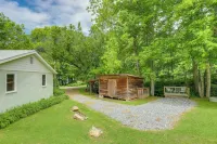 Best Getaway for 2 w/ Own Creek & Hot Tub - Wifi