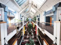 Hôtel Lindbergh Hotels near Place Laurier