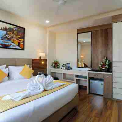 Hotel Dolphin Grand Rooms