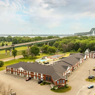 Les Suites de Laviolette Ascend Hotel Collection Hotels near Parc Portuaire