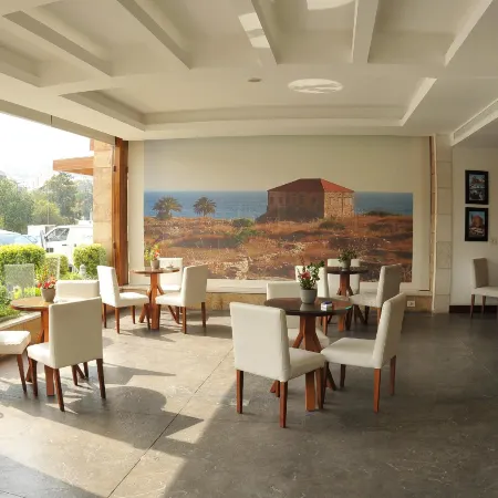 Monoberge Hotel