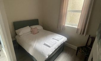 Sleeps 14 Cardiff City Centre