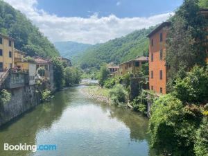 Beautiful Renovated 4-Bed House in Bagni di Lucca