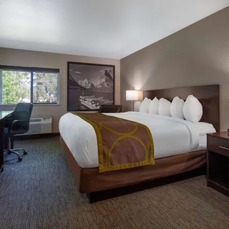 Super 8 by Wyndham St. Regis