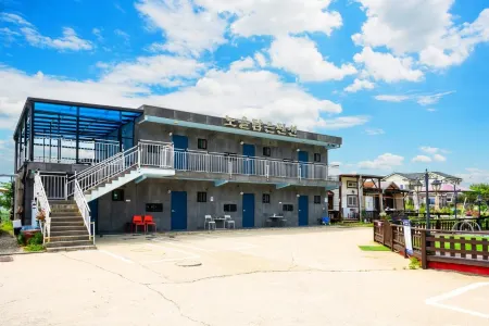 Ganghwado Noeul Spa Pension Отели рядом с достопримечательностью «Dongmak Beach»
