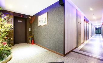 Hotel M