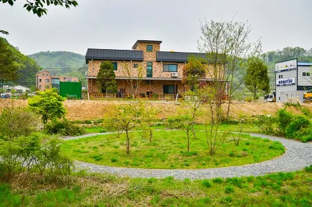 Yongin Unhak Pension Отели рядом с достопримечательностью «Sejoong Museum»