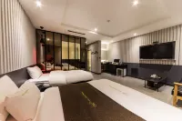 Hwaseong Mead Meli Hotels in 