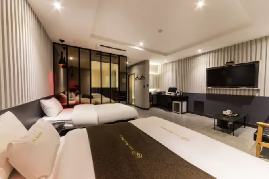 Hwaseong Mead Meli Hotels in 