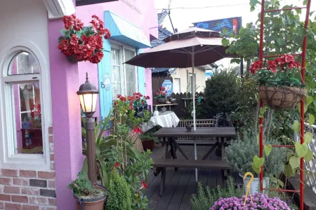 Samcheok Ecclesia's Morning Guest House Отели рядом с достопримечательностью «Cave Mystery Hall»