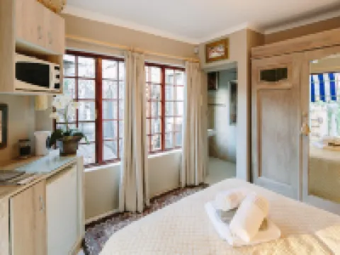 The Art Guesthouse Hotels in Hartbeespoort