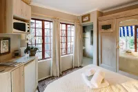 The Art Guesthouse Hotels in Schoemansville