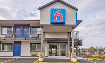 Motel 6 Oshkosh, WI