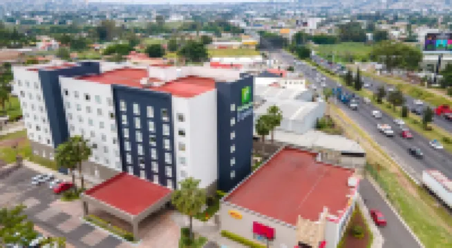 Holiday Inn Express GUADALAJARA AEROPUERTO by IHG Hotels near Tlaquepaque