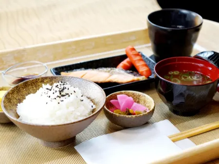 HOTEL　Noblesse Отели рядом со станцией Okamoto Railway Station