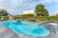 Best Western Plus Monterey Inn - Pools