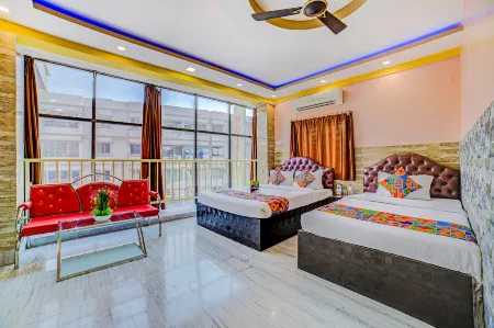 FabExpress Nest - Nr Park Street Metro Station