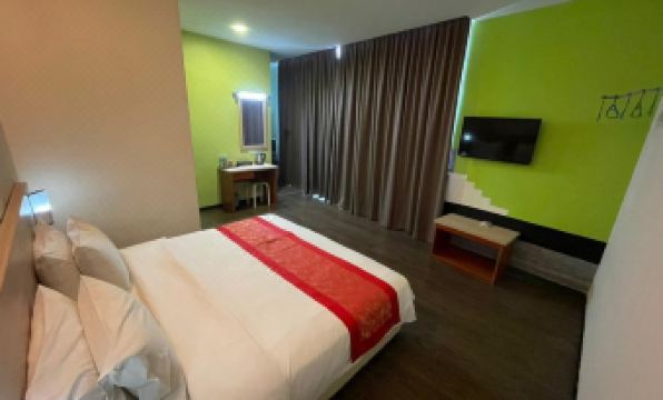 N&L Hotel