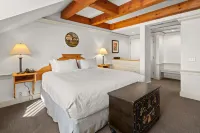 Von Trapp Family Lodge & Resort Hotels in Stowe