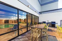 Home2 Suites by Hilton Weatherford - Pools