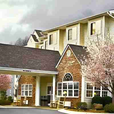 Microtel Inn & Suites by Wyndham Cherokee Hotel Exterior
