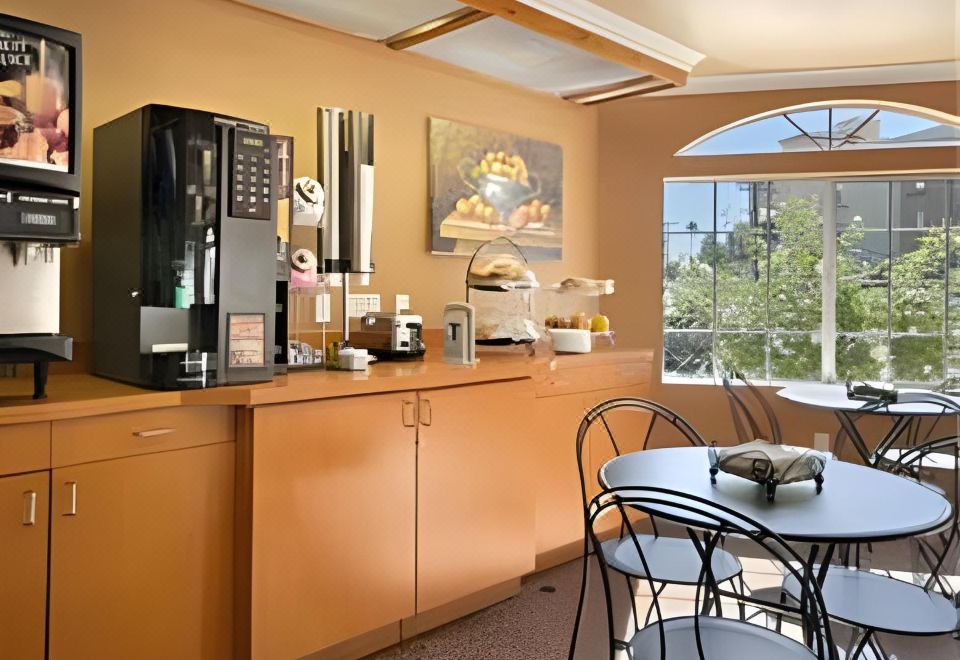 슈퍼 8 바이 윈덤 로스앤젤레스 다운타운 모텔 외관 또는 객실 사진