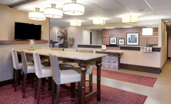 Hampton Inn Peoria-East at the Riverboat Casino