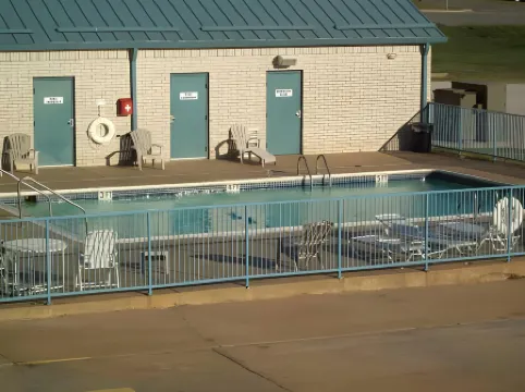 Days Inn by Wyndham Grove