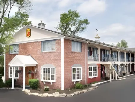 Super 8 by Wyndham Sturbridge