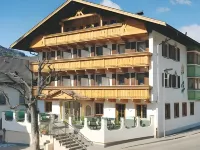 Hotel Goldene Rose Hotels in Monguelfo