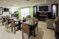 Holiday Inn Express & Suites ROGERS by IHG - breakfast