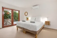 Luxurious Villa Blou, Steps from Beach Jan Thiel
