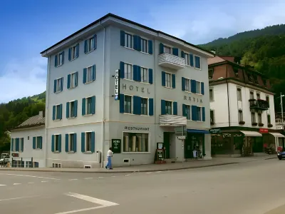 Hotel Rätia Отели в г. Иланц
