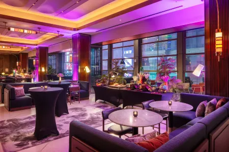 Tempo by Hilton Times Square Отели рядом с достопримечательностью «Маджестик-театр»