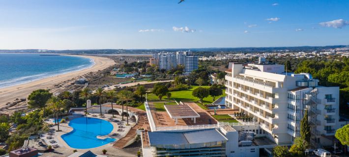 Pestana Alvor Praia Premium Beach & Golf Resort Hotele w: Alvor