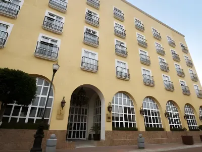 Fiesta Inn Toluca Tollocan Hoteles cerca de Terminal Toluca