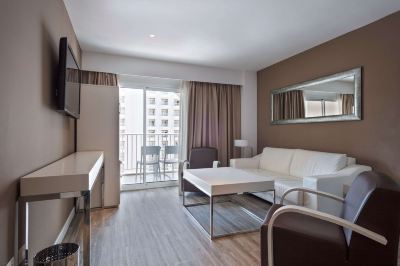 Xtra Sol Family Room Sol Pelicanos Ocas Photo