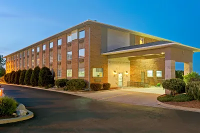 Ramada by Wyndham Kingman Các khách sạn ở Kingman